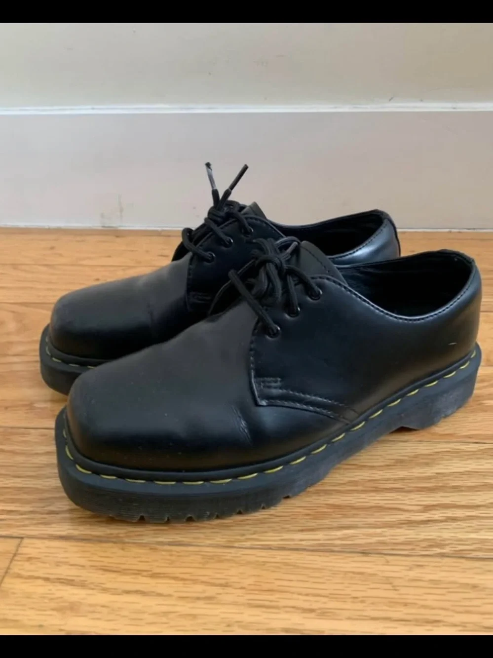 Dr. Martens classic black
